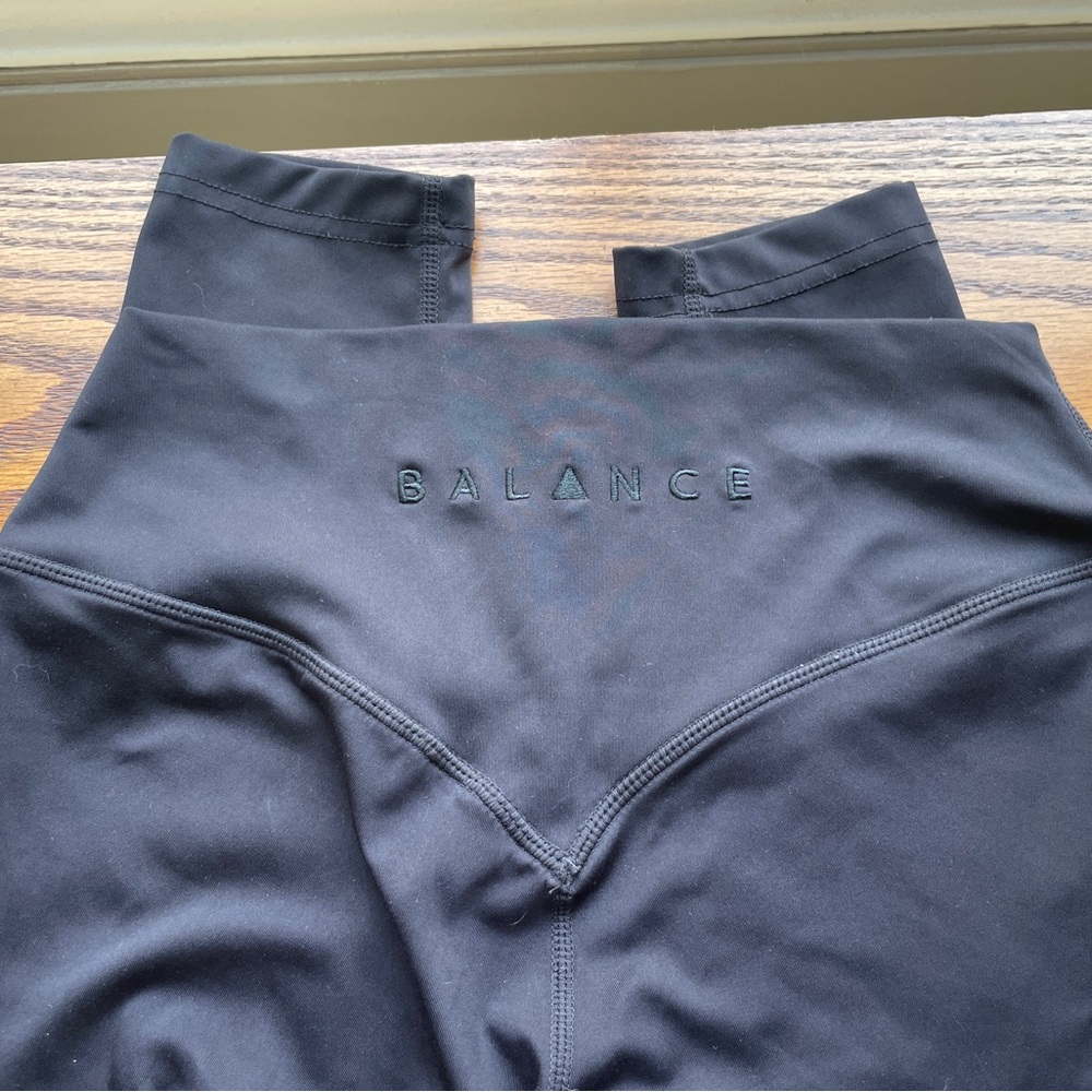 Balance Athletica/ Vitality Embroidered Black Cloud Leggings M